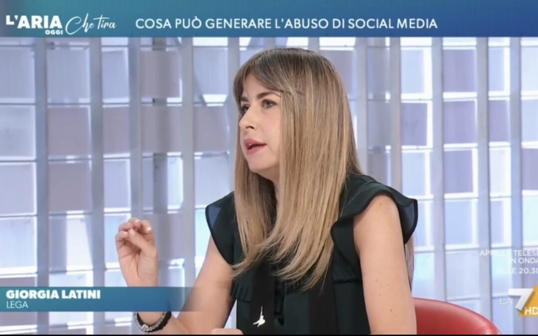L’On. Giorgia Latini a La7: “Stop ai social sotto i 15 anni, tuteliamo il benessere dei giovani”